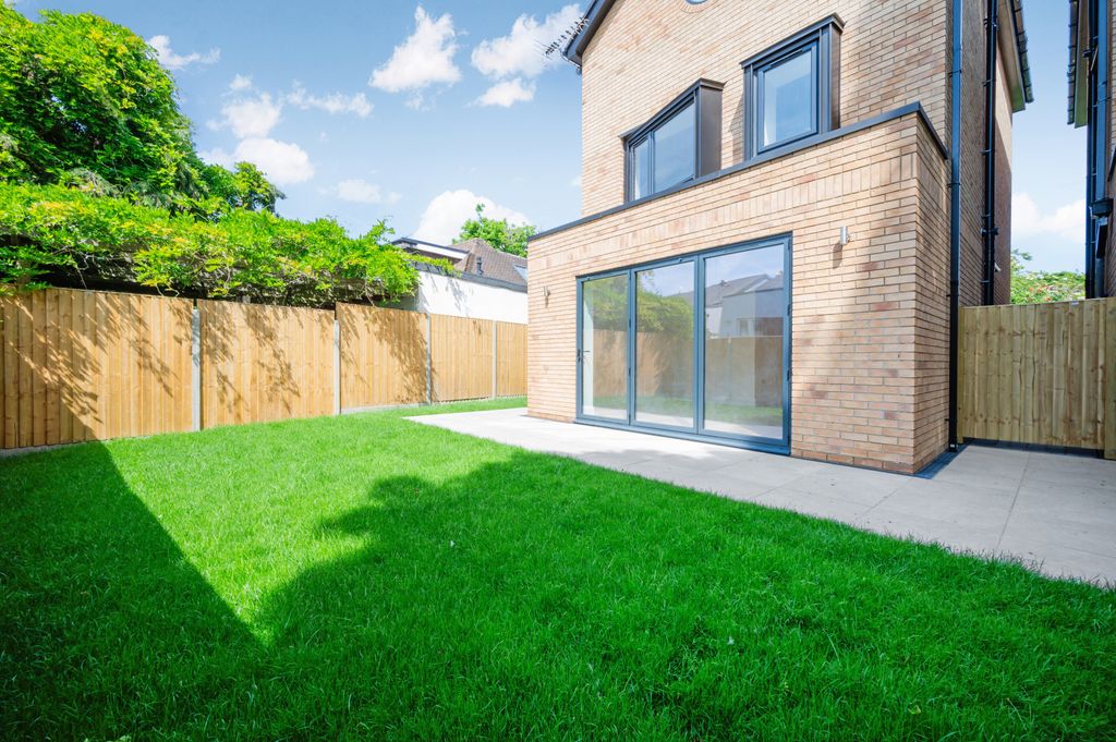Property photo 2 of 15 Picture No. 08