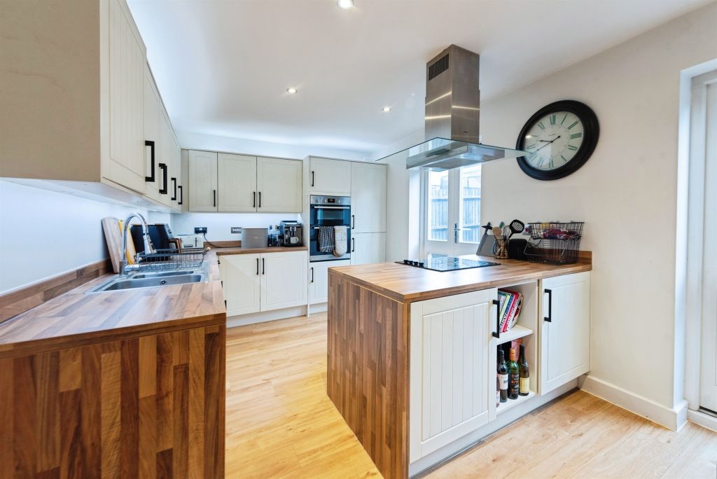 Property photo 3 of 18