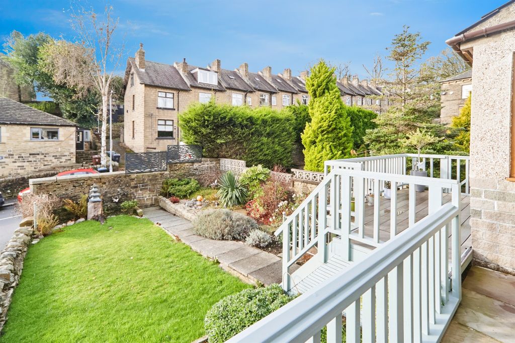 Property photo 2 of 16