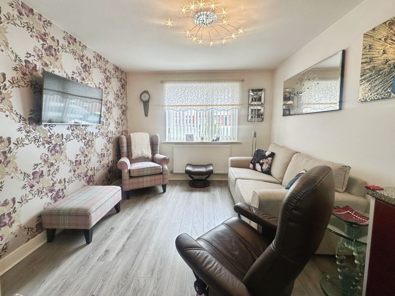 Property photo 2 of 10 Lounge