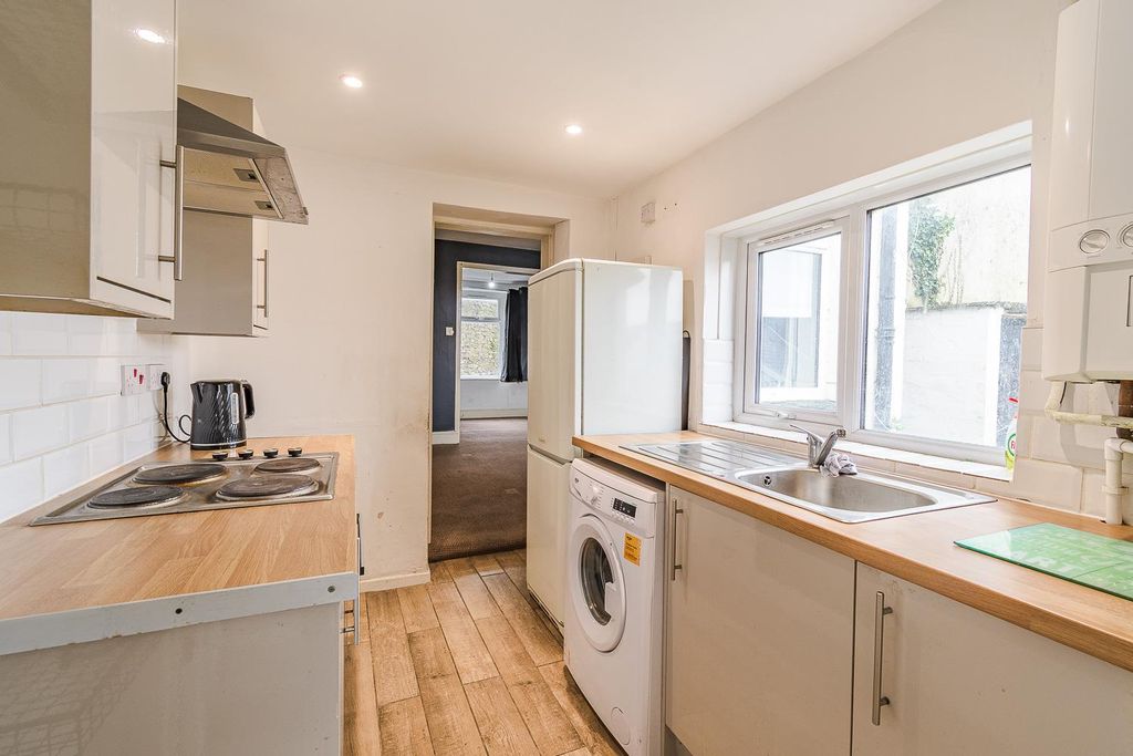 Property photo 3 of 15 Kitchen