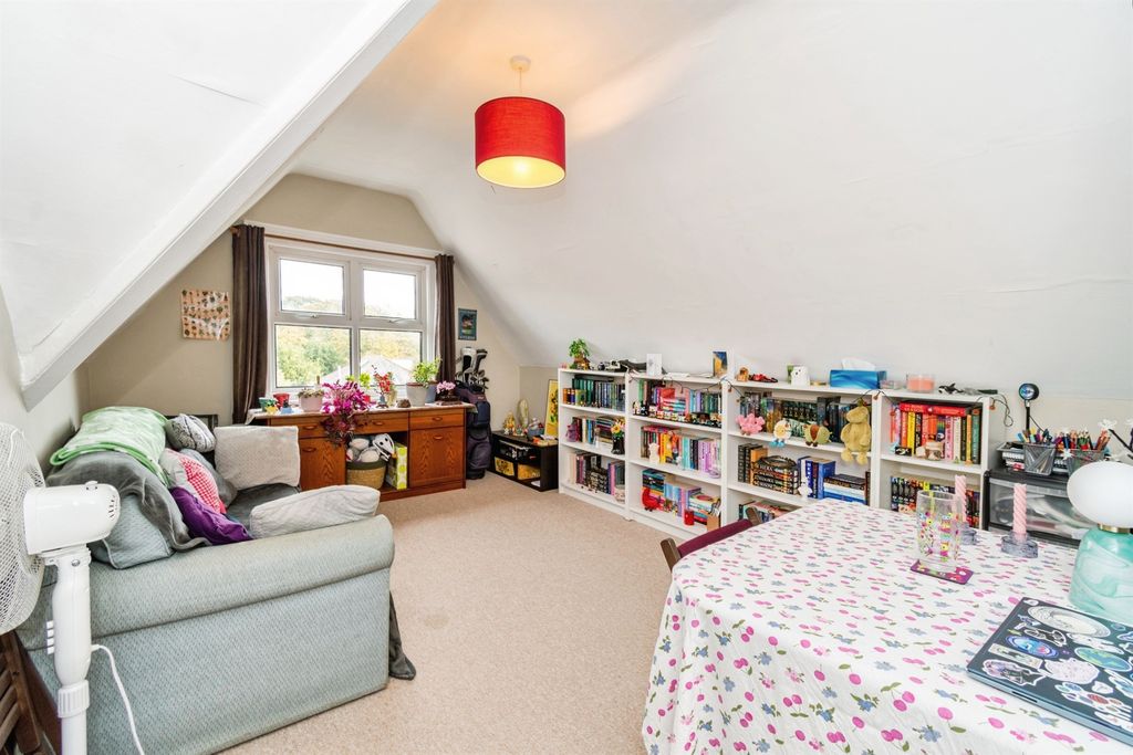 Property photo 2 of 16