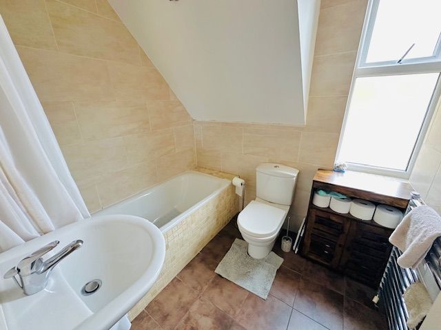 Property photo 3 of 5