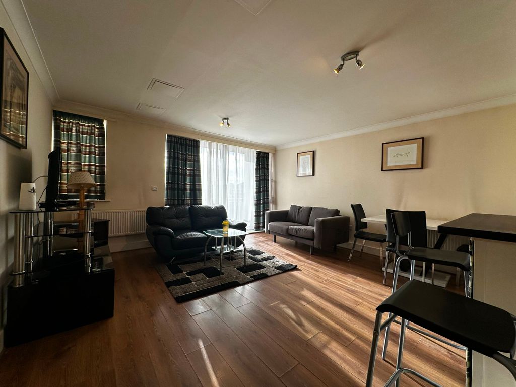 Property photo 3 of 7