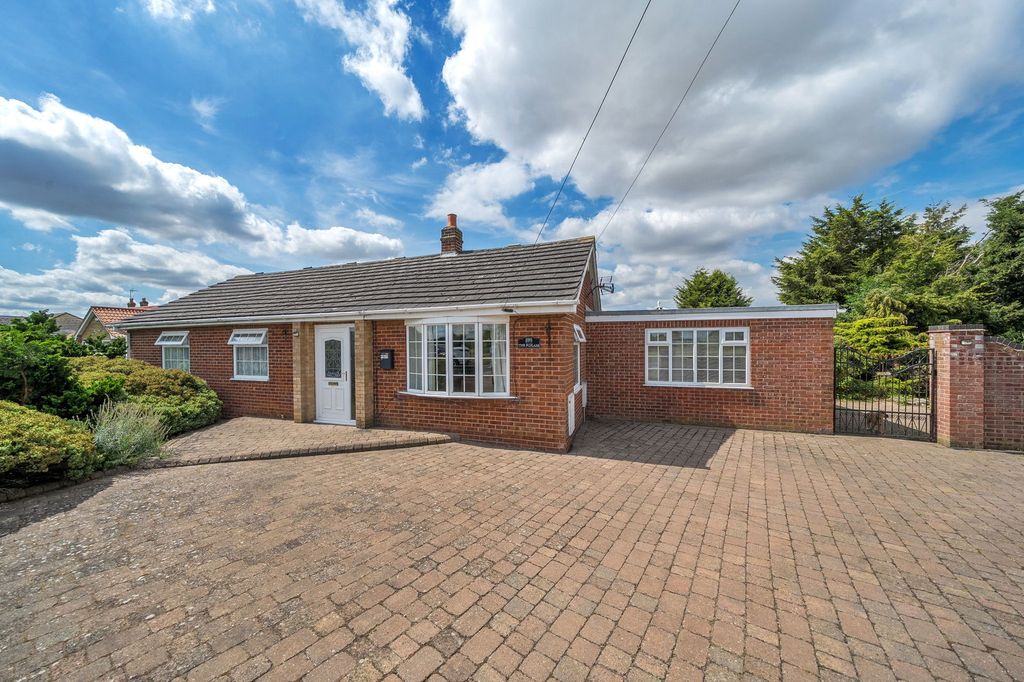 Property photo 2 of 23