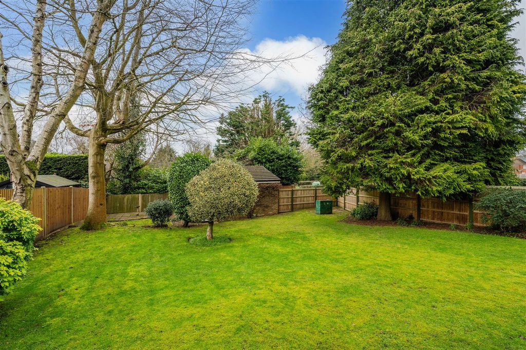 Property photo 3 of 32 The Beeches, 2 (7).Jpg