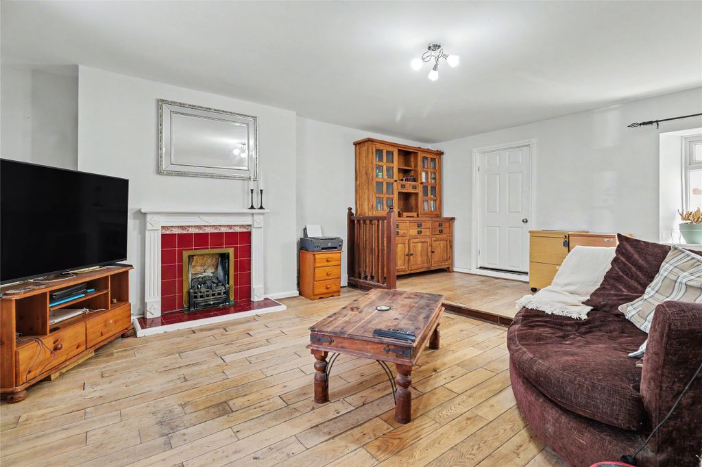 Property photo 1 of 11 Picture No. 05