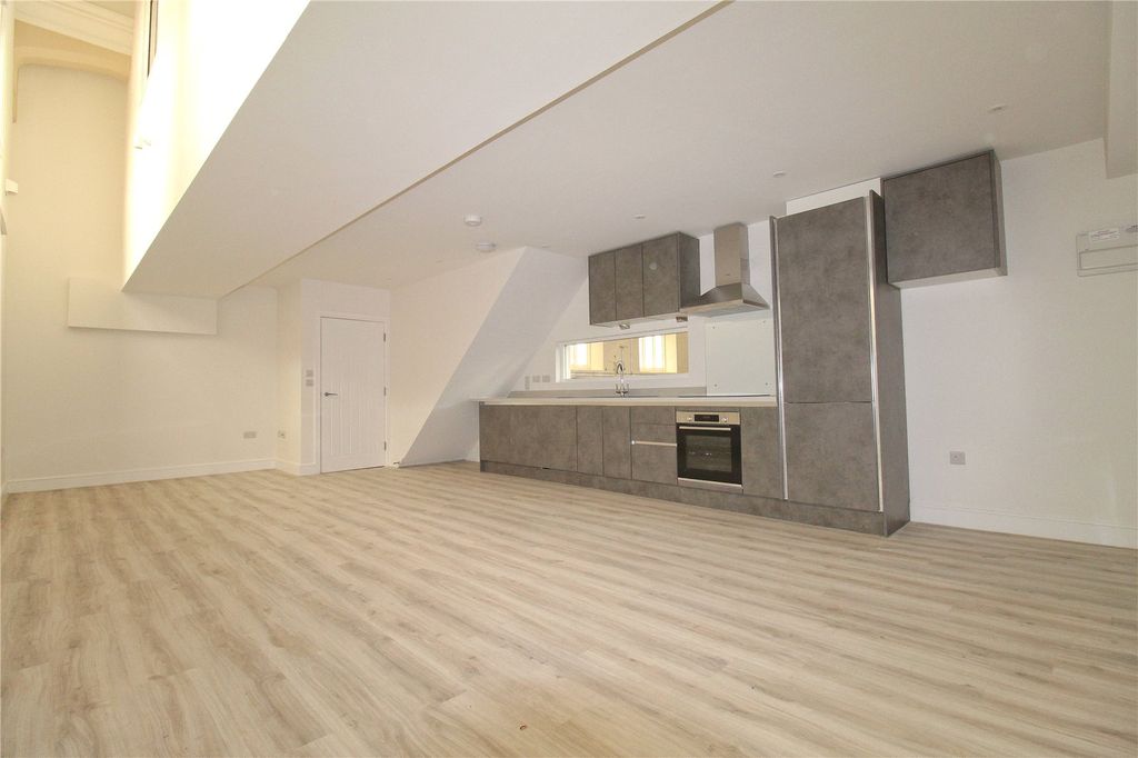 Property photo 3 of 35 Picture No. 13