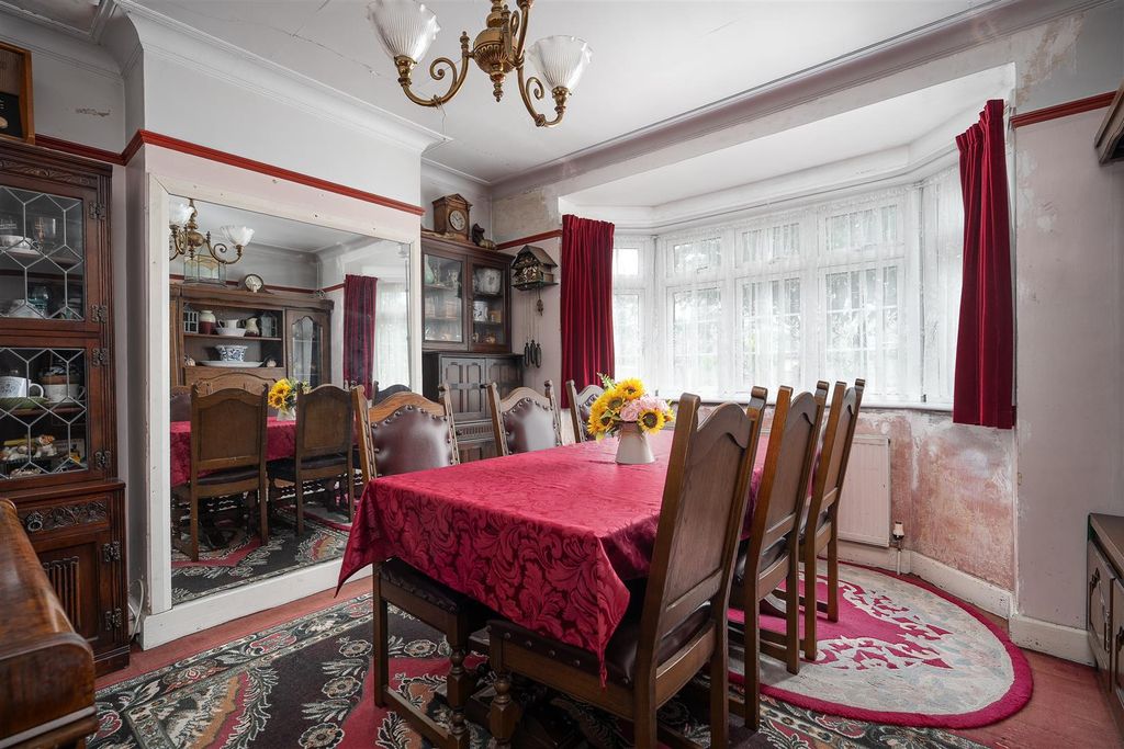 Property photo 3 of 25 Dining Room