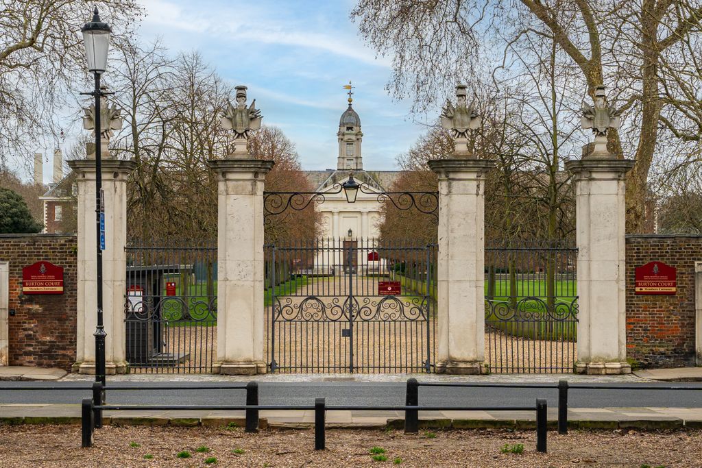 Property photo 3 of 10