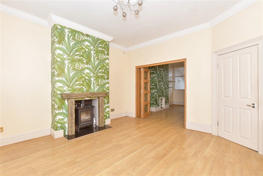 Property photo 2 of 15 Lounge