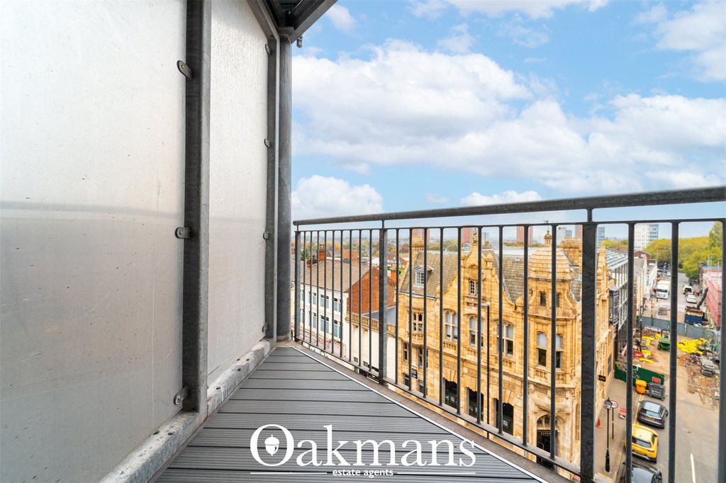 Property photo 2 of 20 Picture No. 24