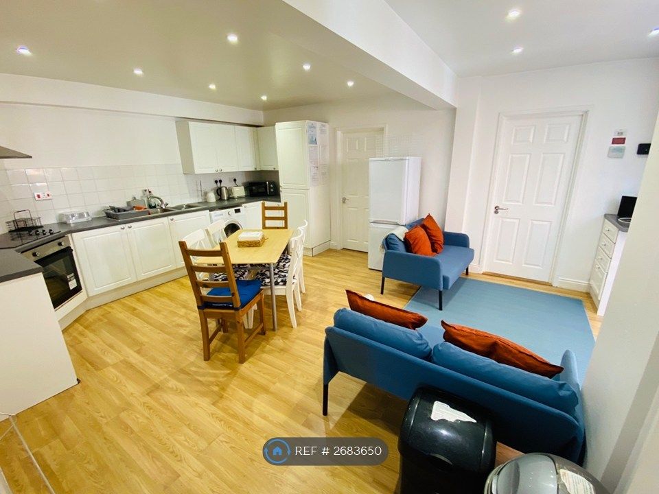 Property photo 3 of 15 Kitchen