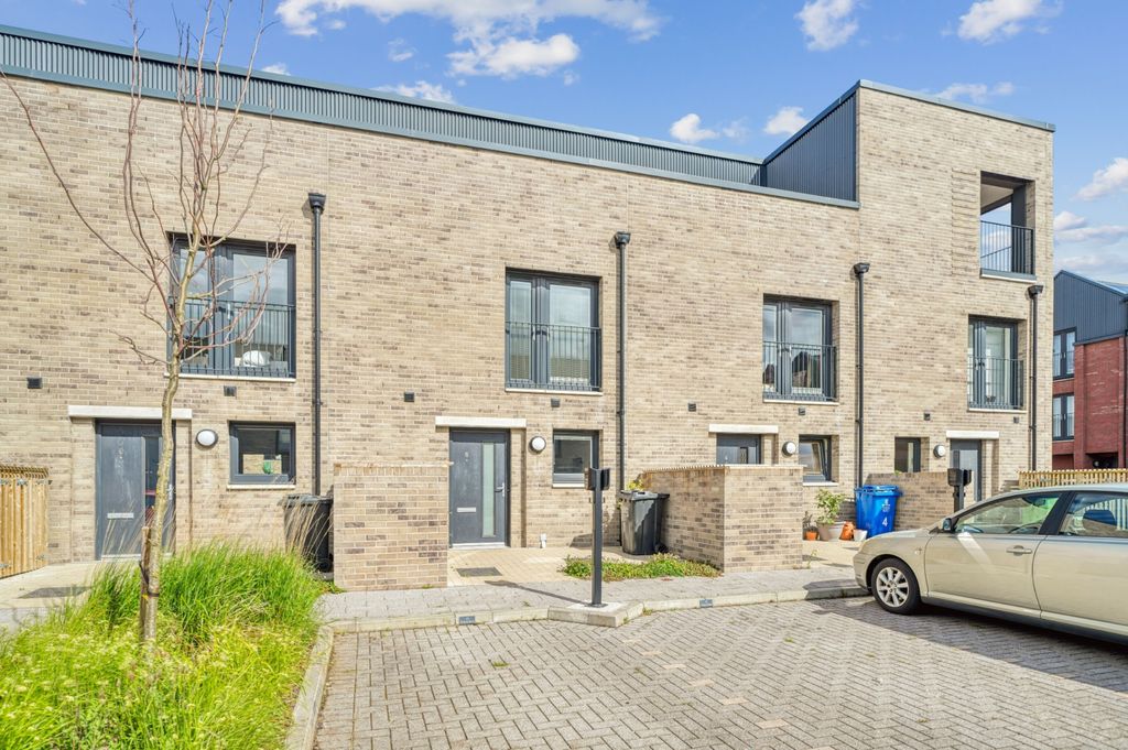 Property photo 2 of 22