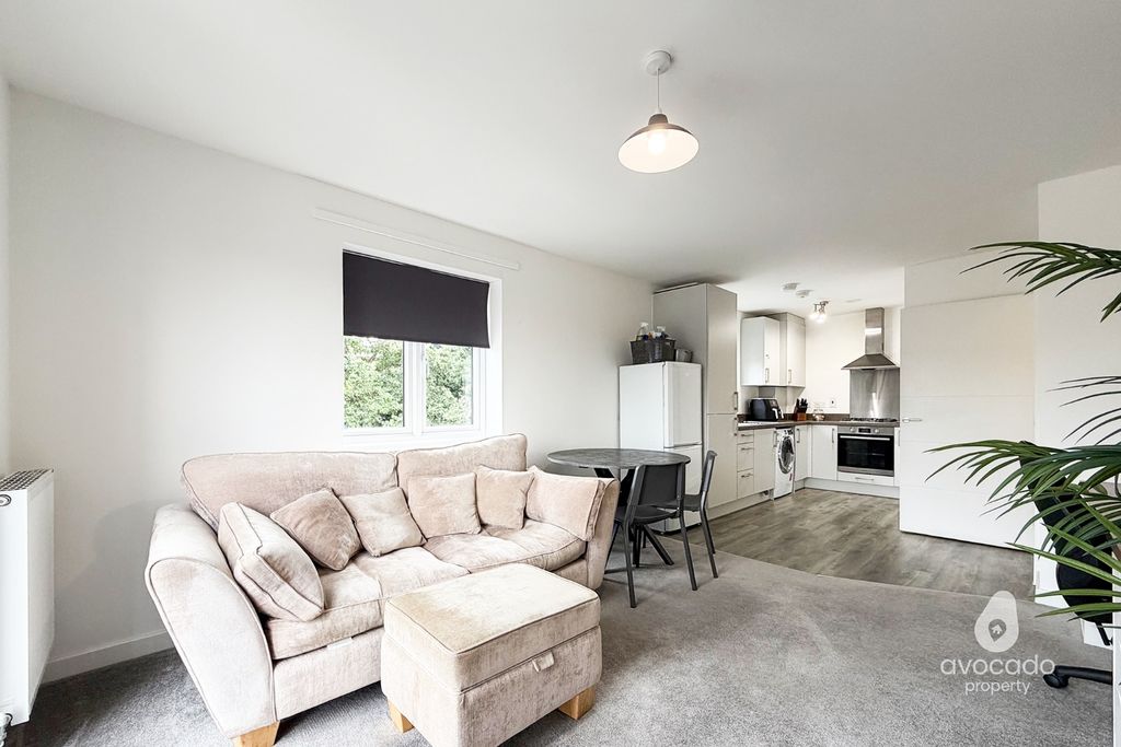 Property photo 3 of 8 5500863