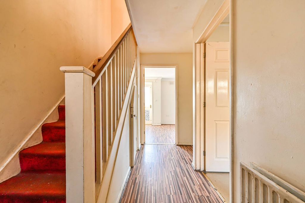 Property photo 3 of 5