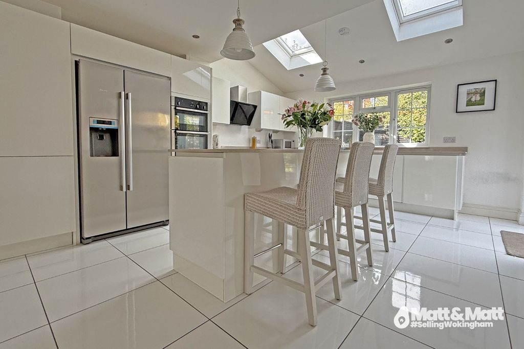 Property photo 3 of 12 2325534
