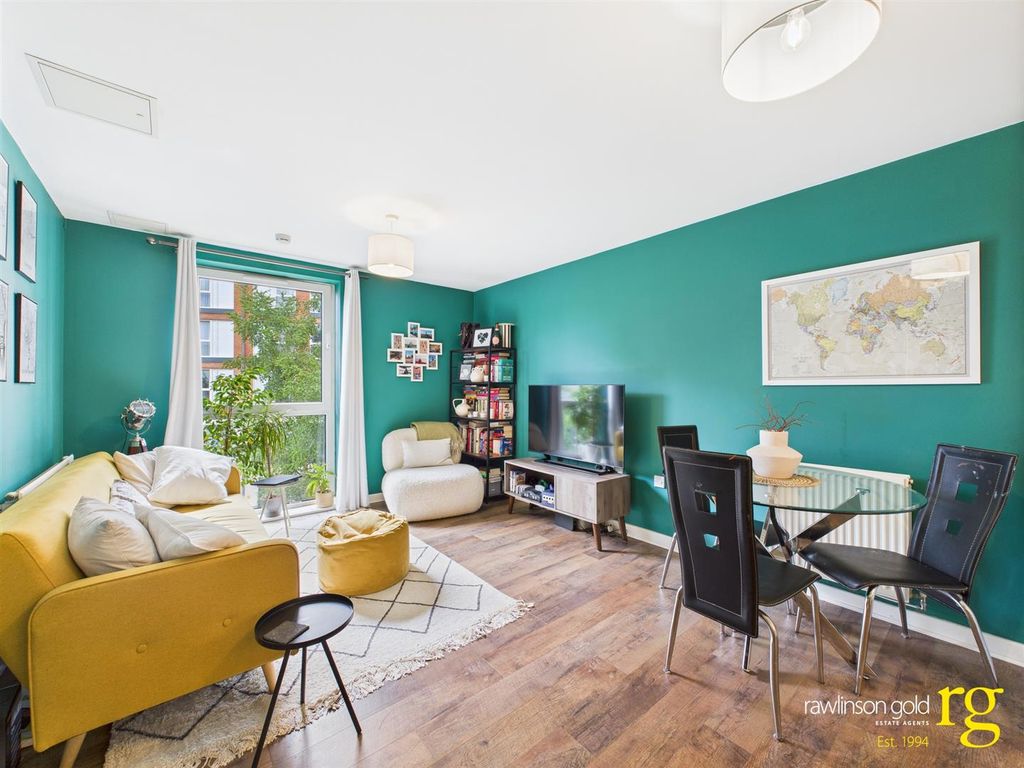 Property photo 3 of 14 Cam02900G0-Pr0257-Still009.Jpg
