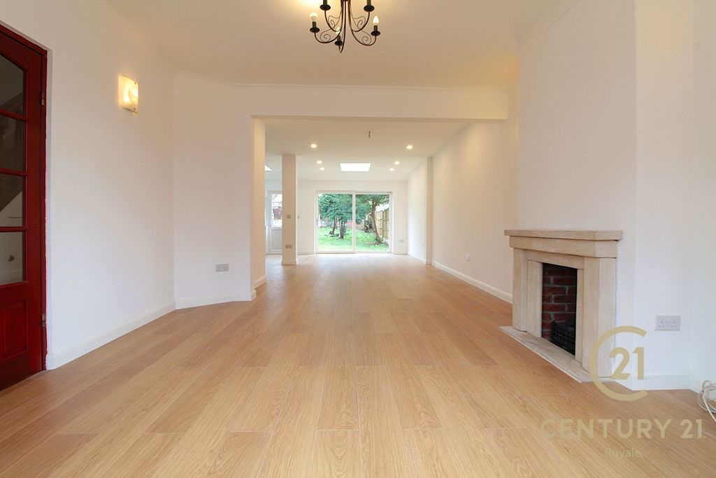 Property photo 3 of 19