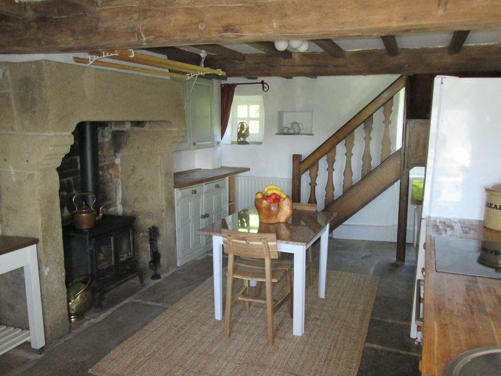 Property photo 3 of 16 Farmhouse Kitchen