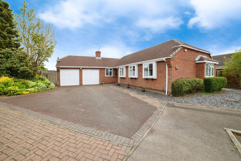 Property photo 1 of 17 Front