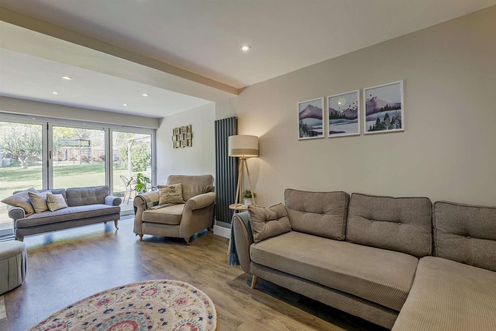 Property photo 2 of 26 8690365-Interior10-800.Jpg