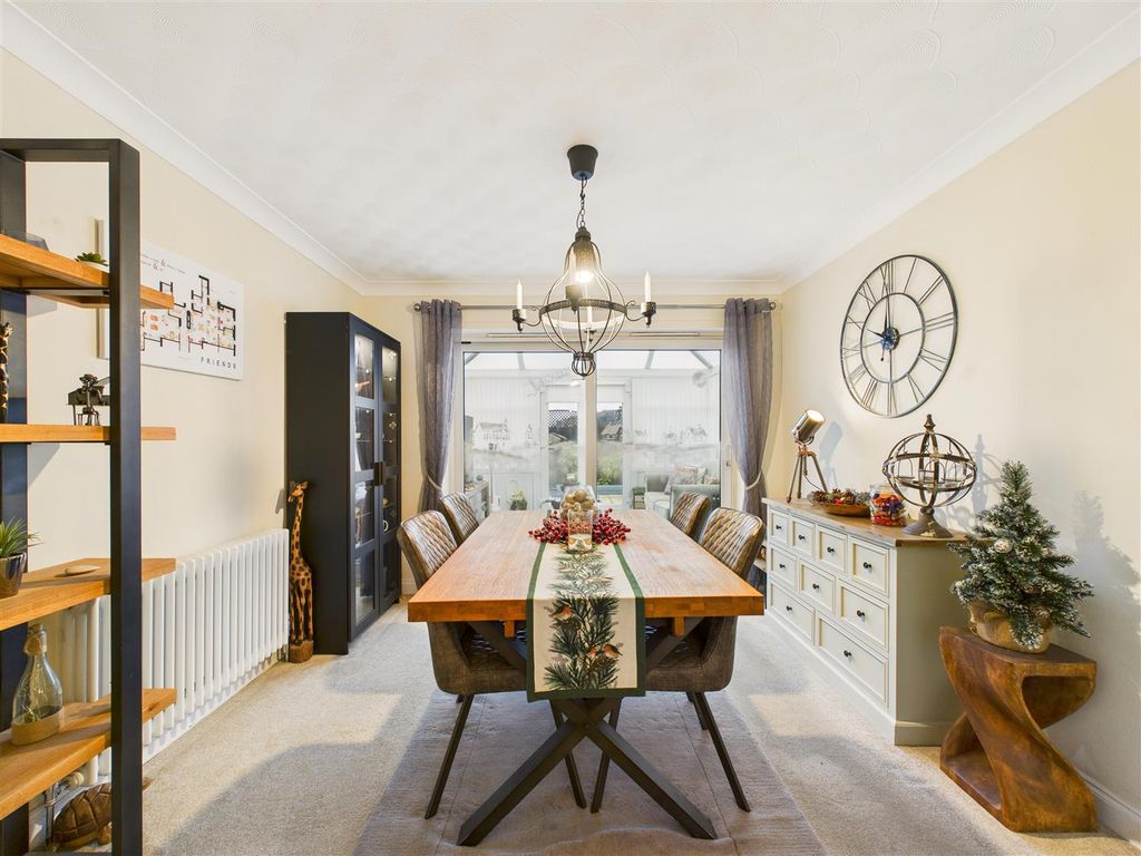 Property photo 3 of 15 Cam05193G0-Pr0081-Still004.Jpg