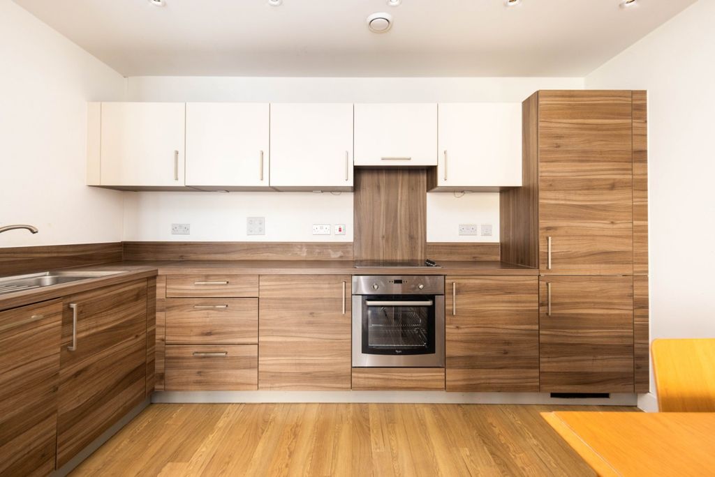 Property photo 2 of 9 Kitchen