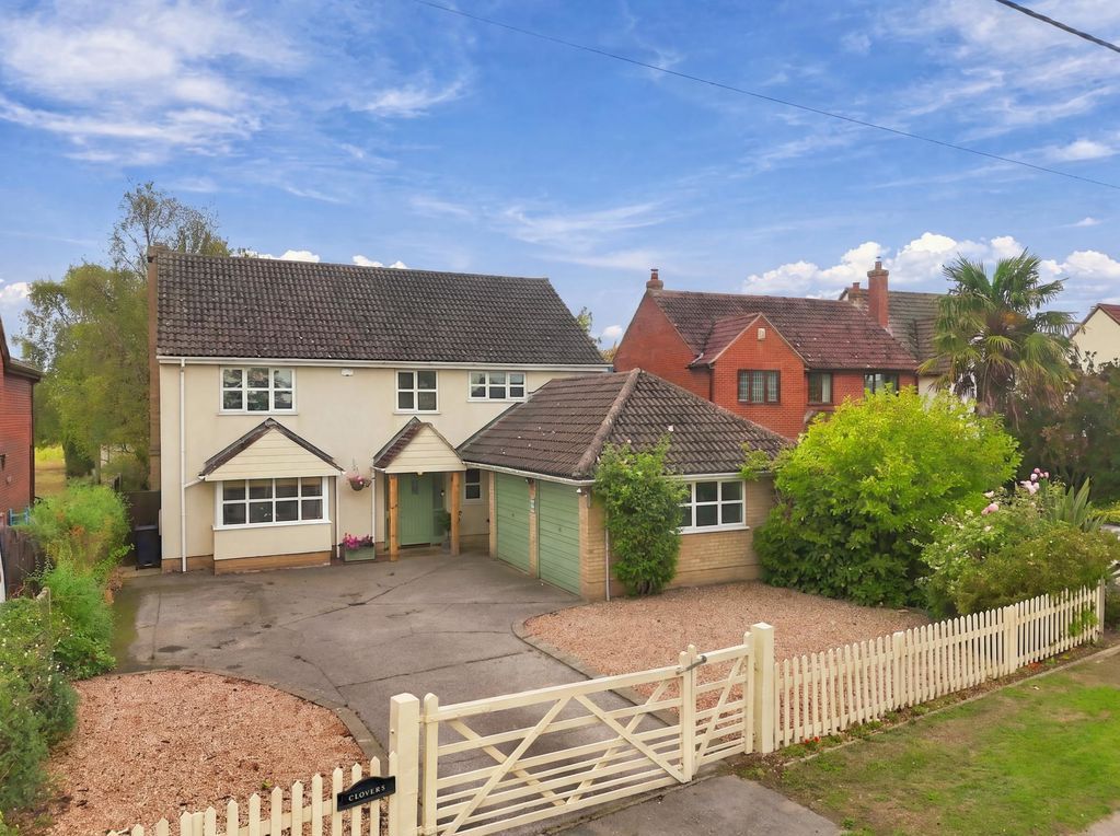 Property photo 1 of 43 Bromley Road