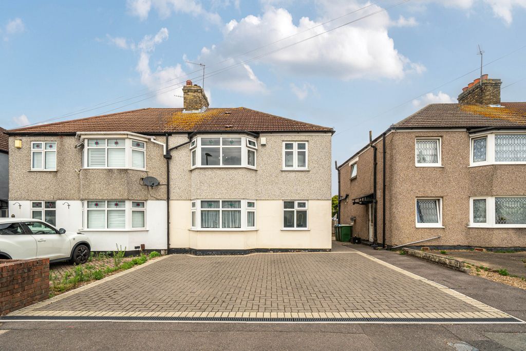 Property photo 1 of 14 External