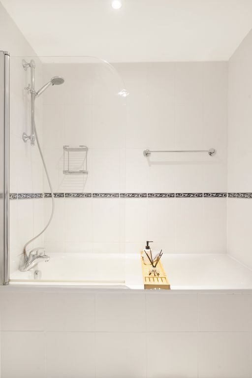 Property photo 3 of 8 Bathroom