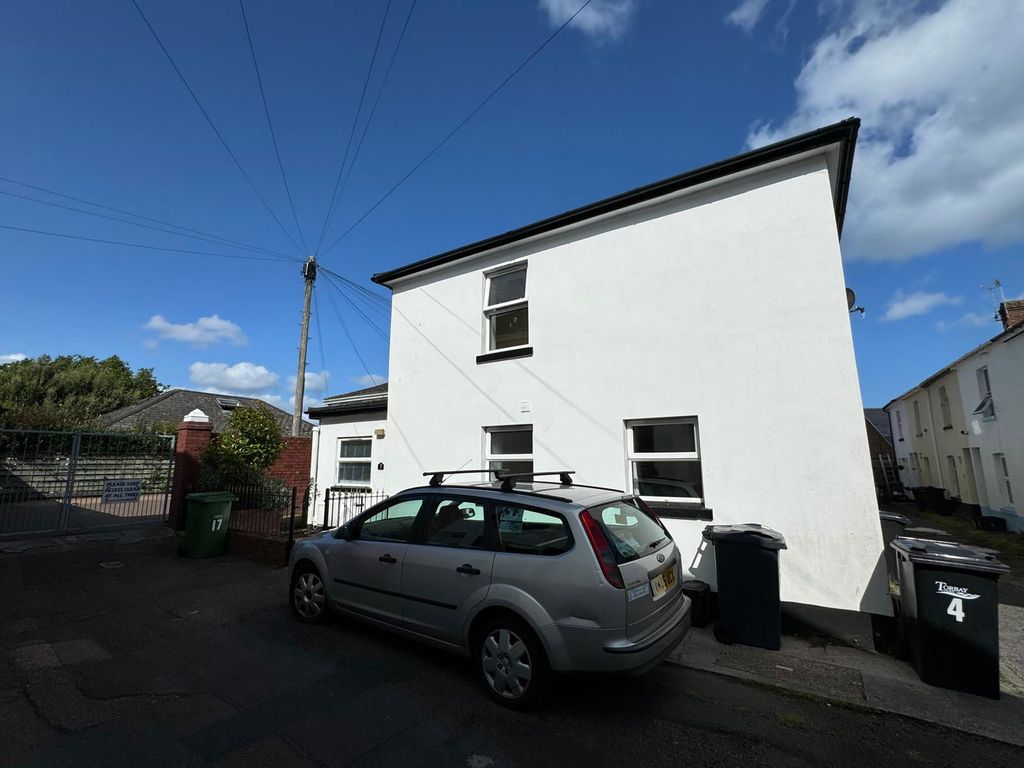 Property photo 1 of 6