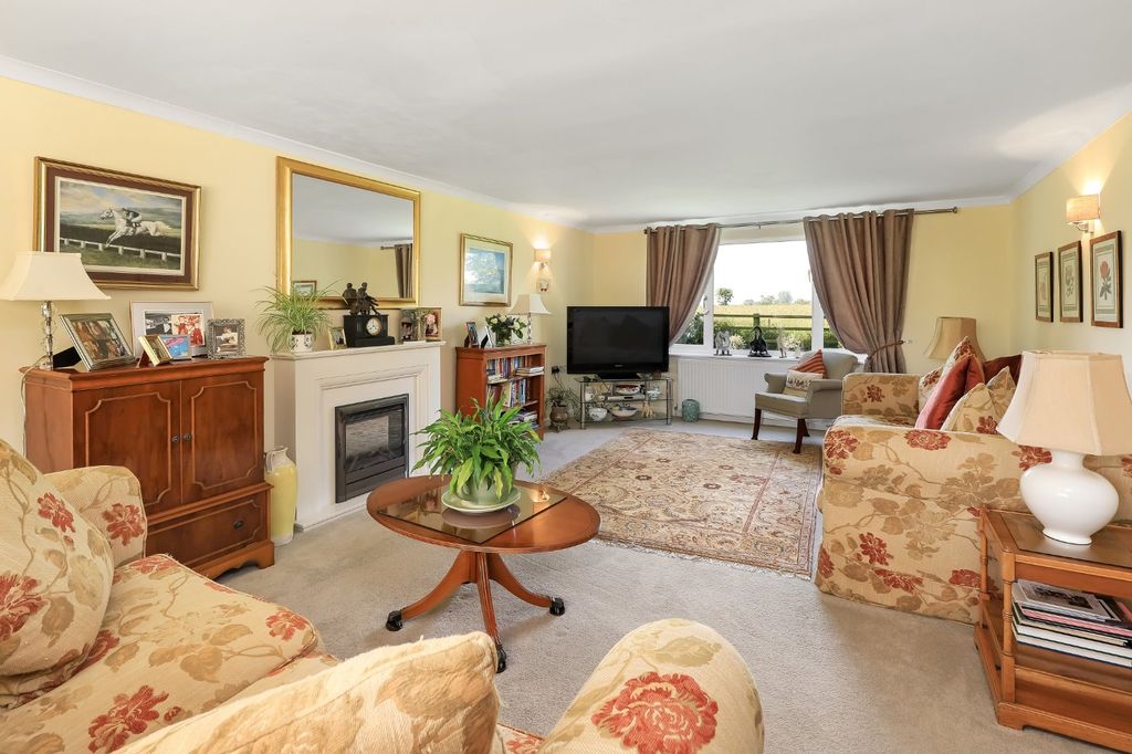 Property photo 2 of 18 Drawing Room