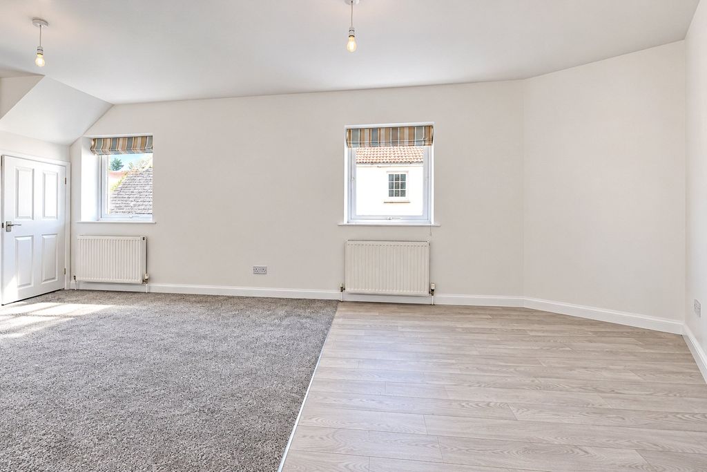 Property photo 3 of 12 Picture No. 06