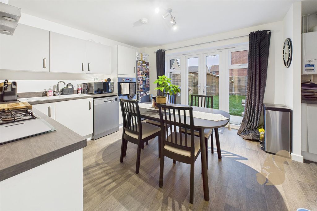 Property photo 2 of 17 Kitchen