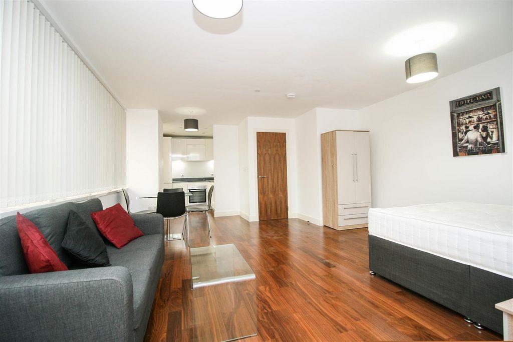 Property photo 1 of 5