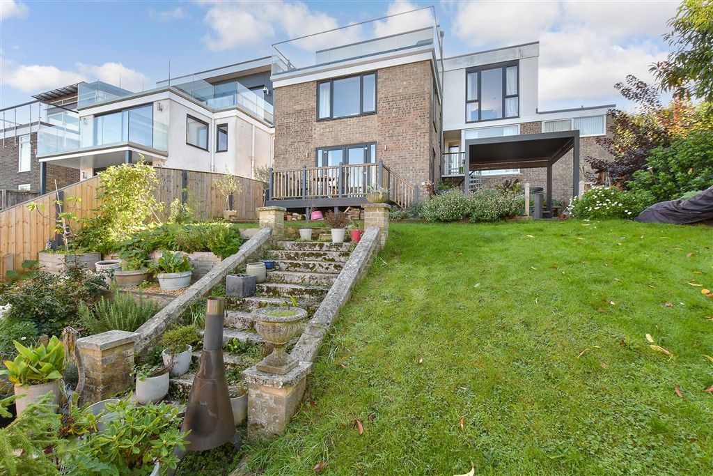 Property photo 2 of 18 Rear Garden