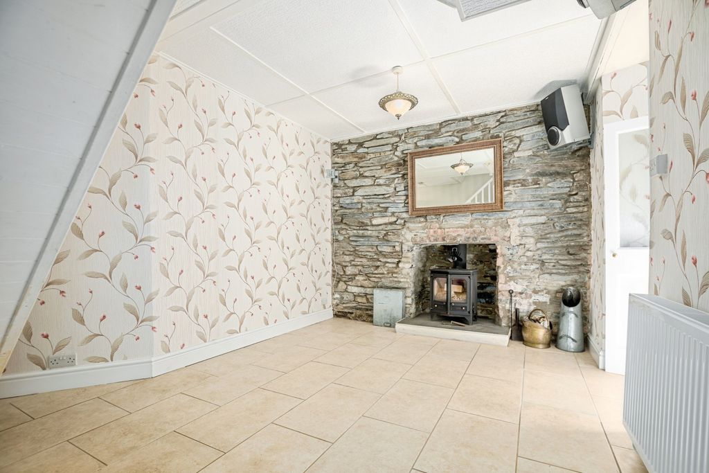 Property photo 3 of 19 Pbox-Img.Jpg