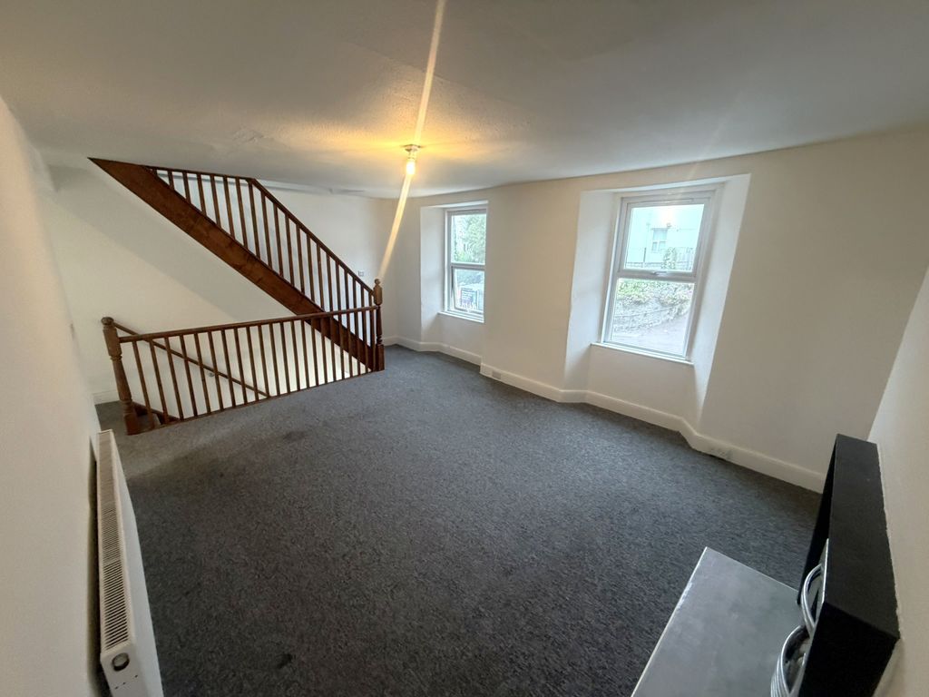 Property photo 2 of 10 Photo 6