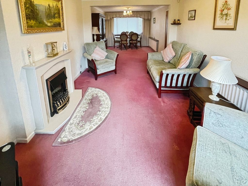 Property photo 3 of 19 Lounge/Dinng Room