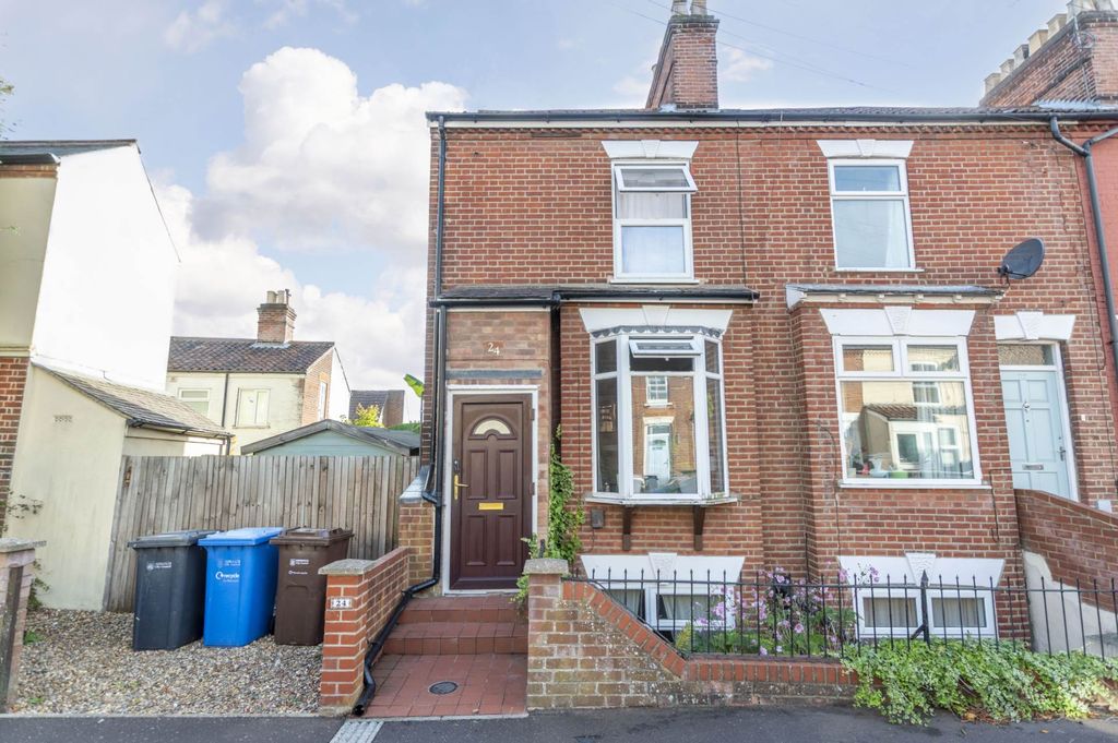 Property photo 1 of 17