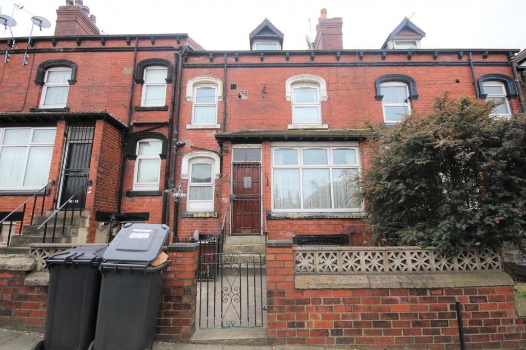 Property photo 1 of 5