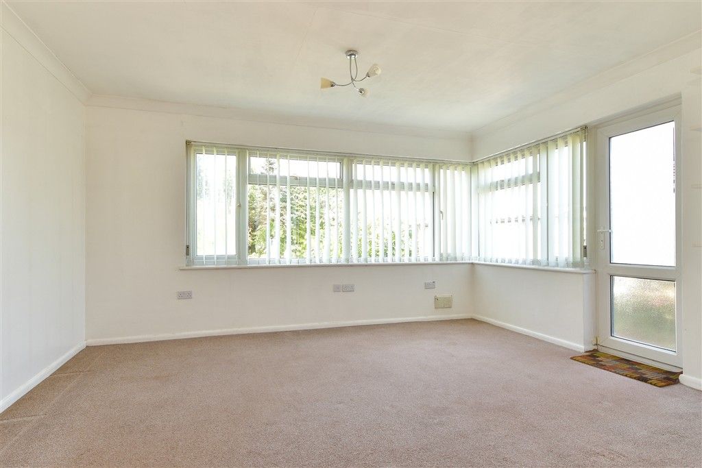 Property photo 3 of 14 Dining Area