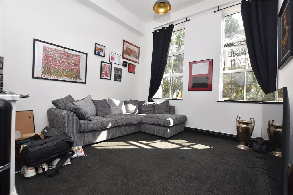Property photo 2 of 13 Picture No. 12