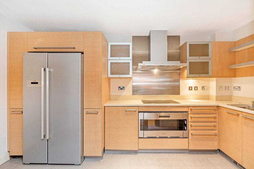 Property photo 3 of 14 Kitchen