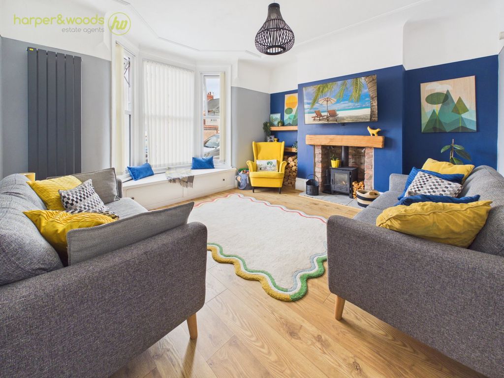 Property photo 2 of 34