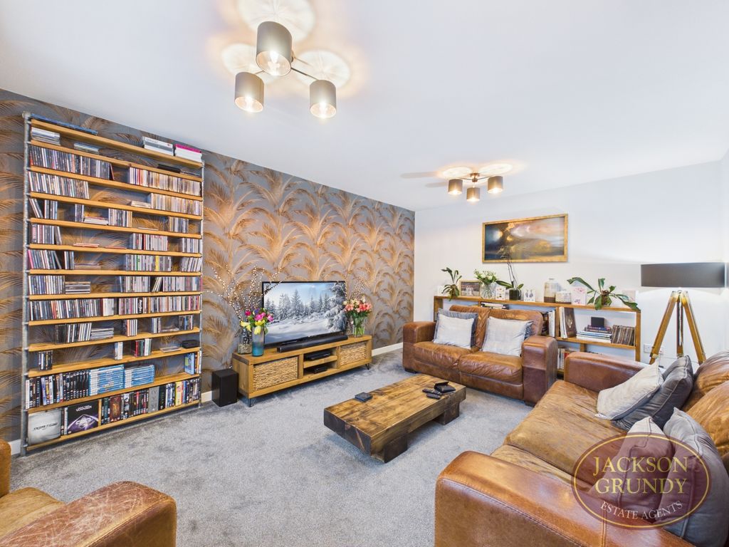 Property photo 3 of 19 Walsingham Drive