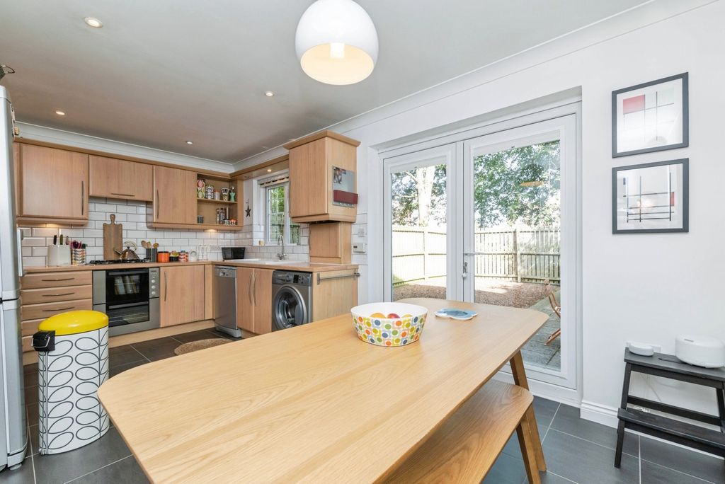 Property photo 3 of 20 Pbox-Img.Jpg
