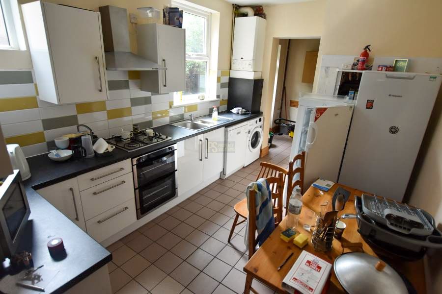 Property photo 1 of 4