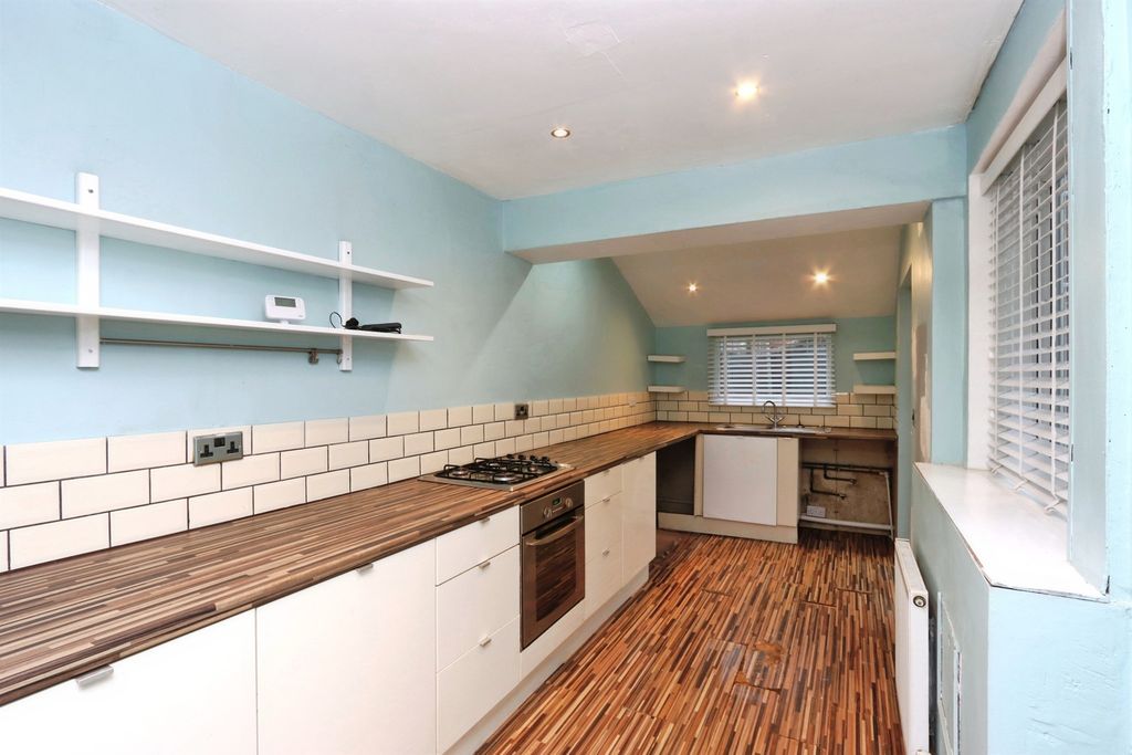 Property photo 2 of 14